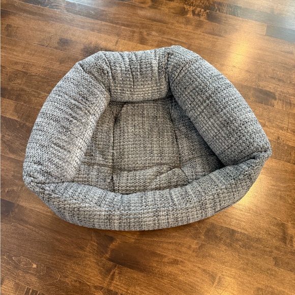 Jax & Bones Torino Napper Gray Dog Bed size small - Picture 2 of 2